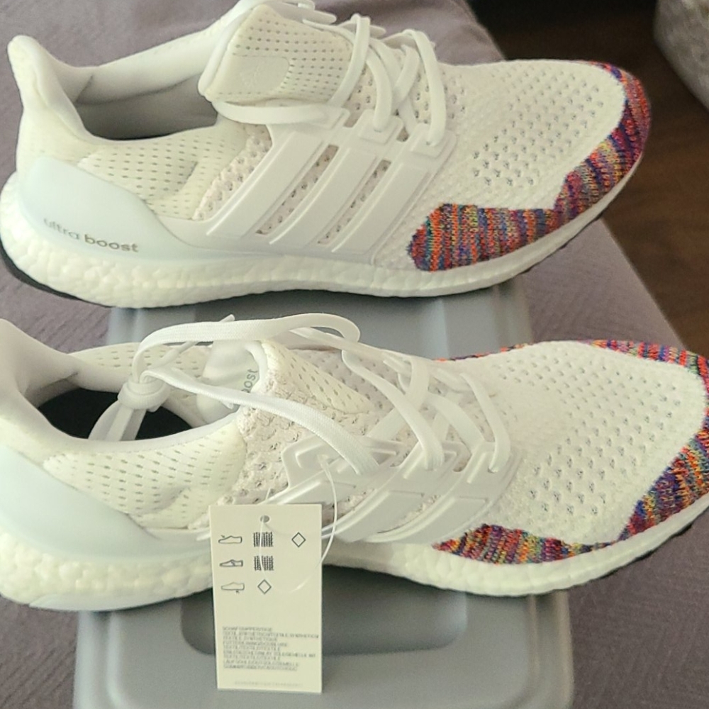 Nwt men 10.5 Adidas ultra boost